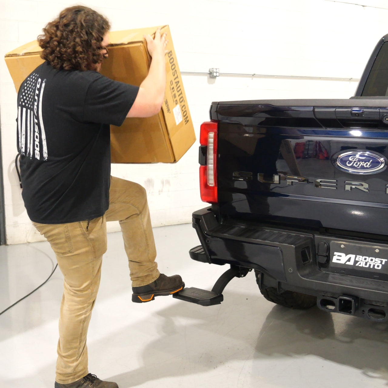 Ford Super Duty F-250/F-350 (2023-2025) Retractable Bed Step
