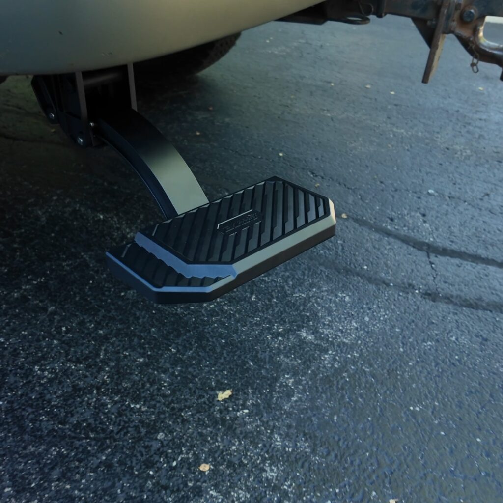 Dodge Ram 2500/3500 (2010-2018) Retractable Bed Step