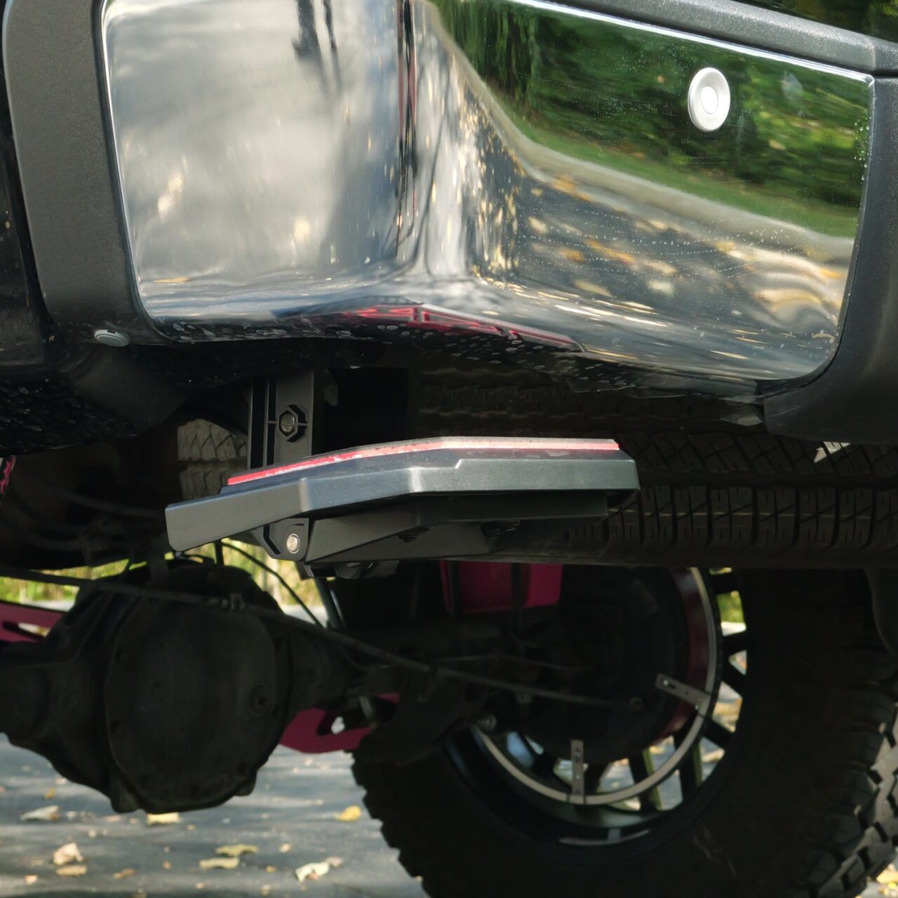 Chevy Silverado/GMC Sierra 1500/2500/3500 (2007-2014)  Retractable Bed Step