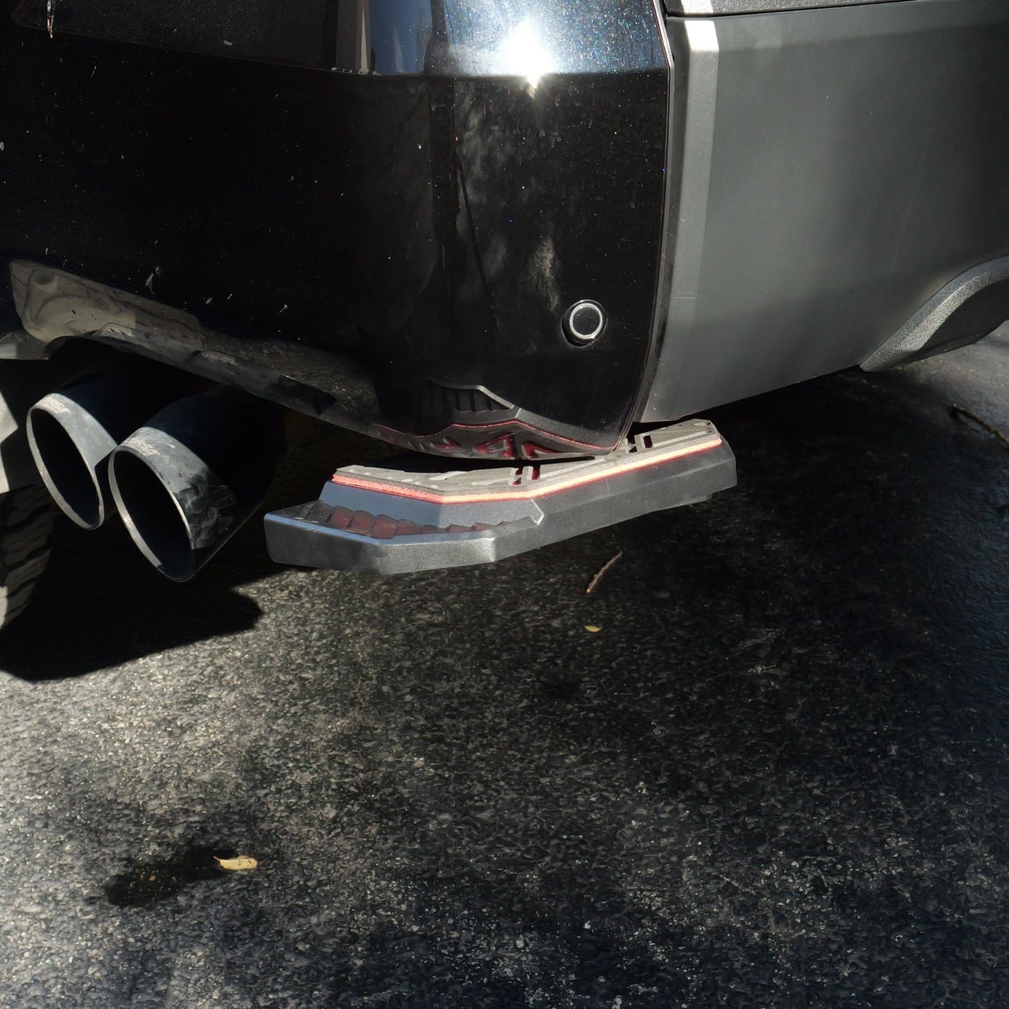 Toyota Tundra (2022-2025) Retractable Bed Step