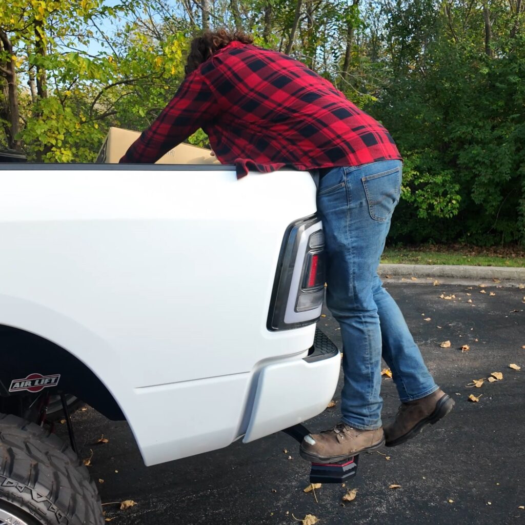 Dodge Ram 1500 (2009-2018) Retractable Bed Step